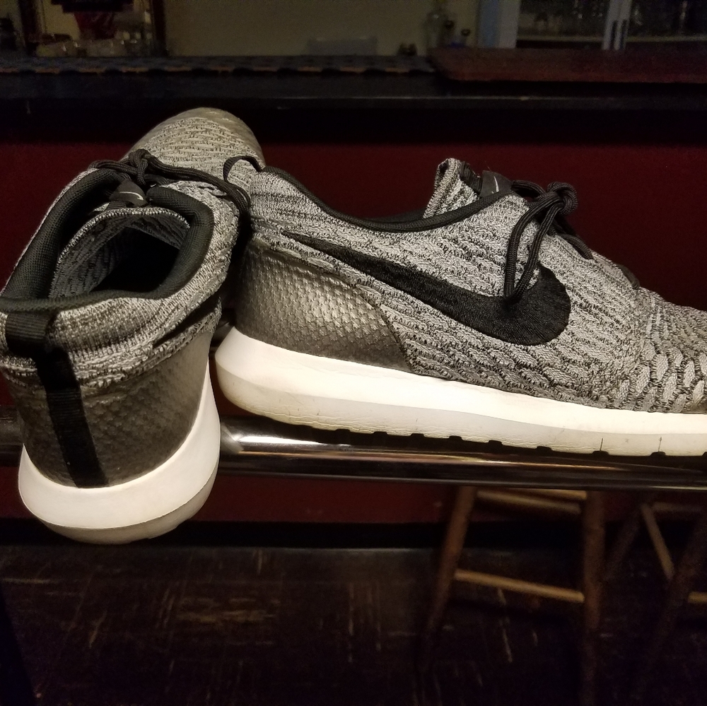 Men's NIKE ROSHE FLY knit shoe